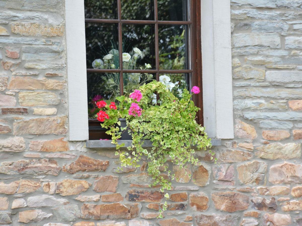 Chic With Garden Holiday home Vaux-sur-Sure